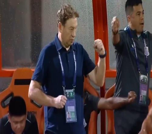 充分轮换调整状态！特谢拉破门，申花12不敌江原FC