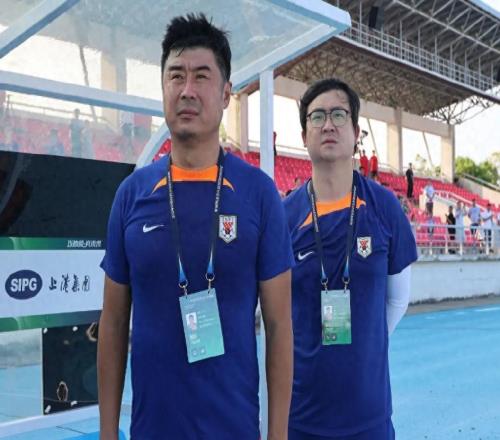 韩鹏邓卓翔若扶正中超土帅超半壁江山！三人最稳郑智刘建业最悬