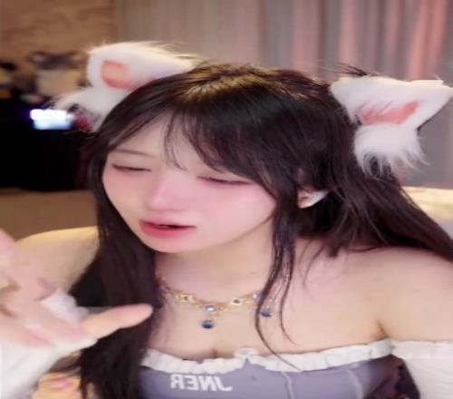 呆妹儿盘点好姐妹身材：艾琳细支结硕果我看过好多抖音网红都整容