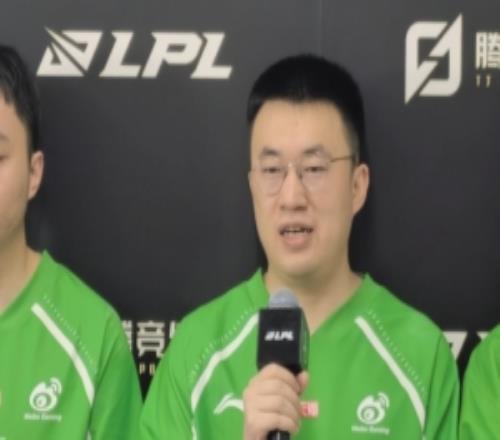 有理解！Xiaohu：猜到前三队伍不会选我们AL的对线压制力比前三队伍弱