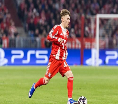 18岁24天，卡尔是欧冠单场传射建功最年轻的拜仁、德国球员