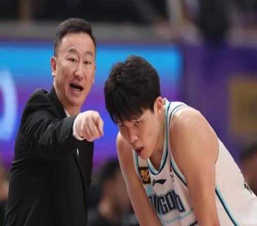 恭喜杨瀚森！内线恩师出任开拓者新帅，保底场均15分钟出场时间