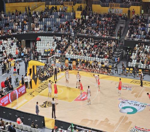 难评，CBA潜力赛与赛后发布会同时进行，球队主帅竟只能通过直播观战