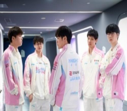 要不换wenbo试试Bin被369对线单杀团战毫无表现你是否支持BLG进行轮换