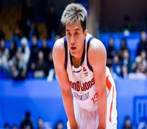 郭艾伦25+6赛季新高！广州负青岛4连败徐昕14+12段昂君24分