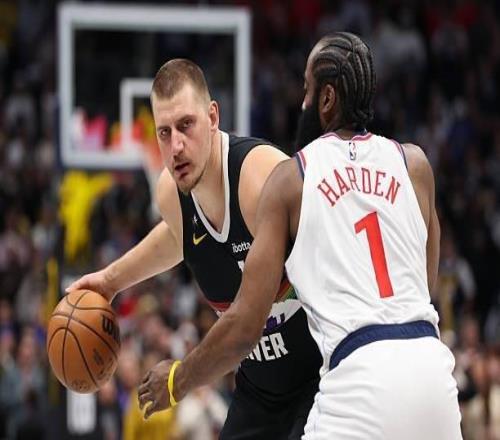 约基奇登场不足25分钟便轰下31+12+5，NBA历史首人