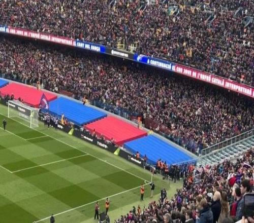 世体：巴萨与4个球迷团体讨论回归，需得到市政府和警方批准