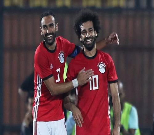 卡拉格炮轰萨拉赫，前队友力挺后者：丢人现眼，难怪梅罗不待见你