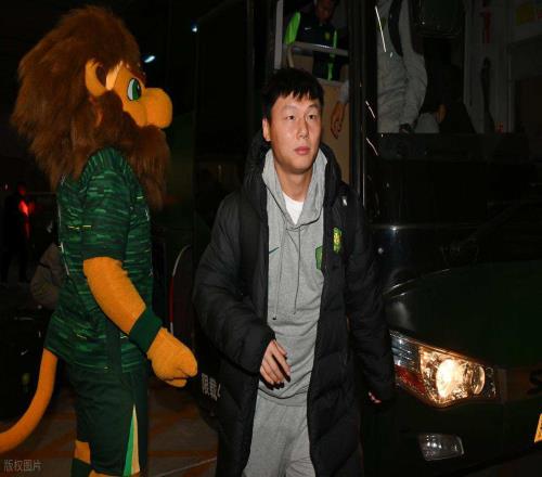 方昊已经来到浙江队冬训，未来将跟王钰栋和陶强龙，一起竞争主力