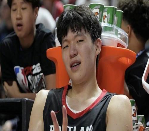 央视名嘴韩乔生：杨瀚森成神了，第三节直接“天神下凡”