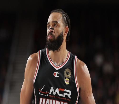 媒体人：麦基被北京首钢诚意打动，双方的沟通有了实质性进展