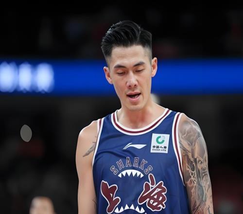 0分，0分！上空篮居然三不沾，球迷：太离谱了