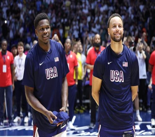 45名库里训练营学员进入NBA或WNBA谁让你印象最深库里：华子