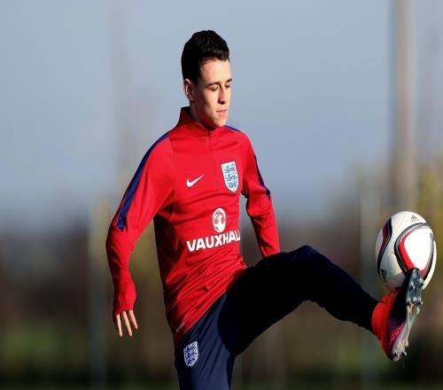 TA：福登重拾对足球的热爱，并真正坐稳曼城10号位