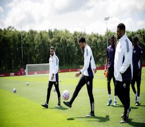 邮报：曼联今夏将赴芬兰和雷克瑟姆踢友谊赛，磋商仍在进行