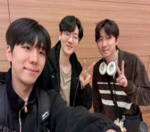 BLG发布动态：韩国小分队也抵达目的地！好好休息，假期结束见哦