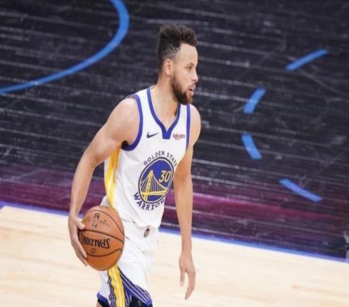 查尔莫斯：库里不是控卫他不靠传球主导比赛对手也不担心他传球