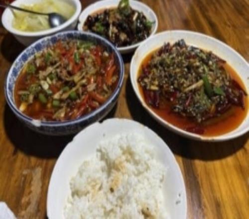 Xun分享晚餐照片：就得大碗干饭