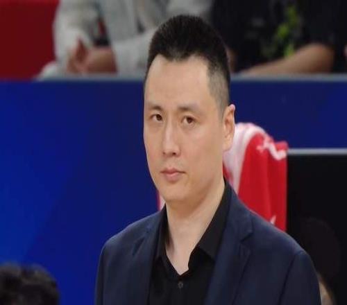 26连胜+三杀北京！上海强得可怕，许利民怒砸广告牌，李楠也无解