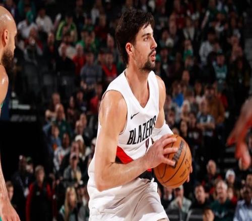 身边有了帮手后，开拓者锋线球星的状态也是有了明显的提升