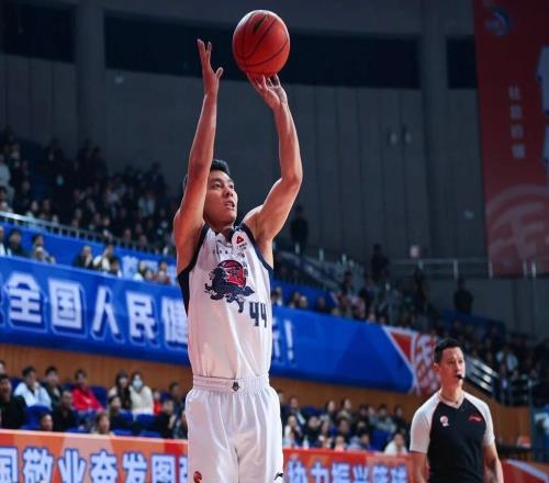 山东男篮的外线，该不该有陈培东的位置