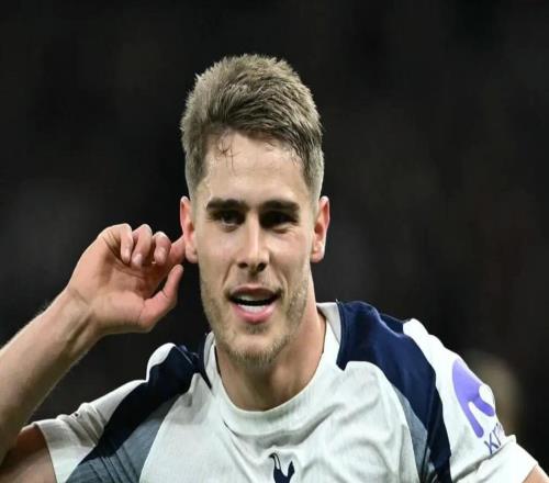 TA：范德芬的速度和力量令人难以置信西蒙斯表现堪称完美