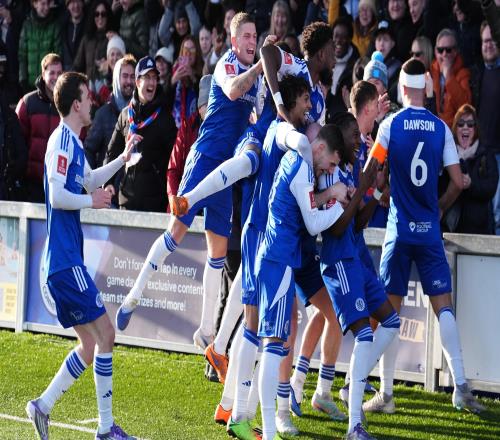 麦克斯菲尔德前身五年前因债务破产解散，如今球队涅槃重生