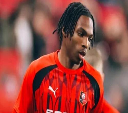 天空名记：尽管多支球队有意，但雅凯表示自己更想去切尔西