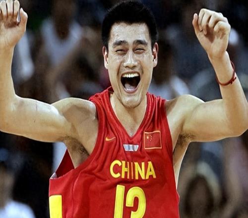 毁了王治郅，逼姚明退役，他凭一己之力让中国篮球倒退了二十年！