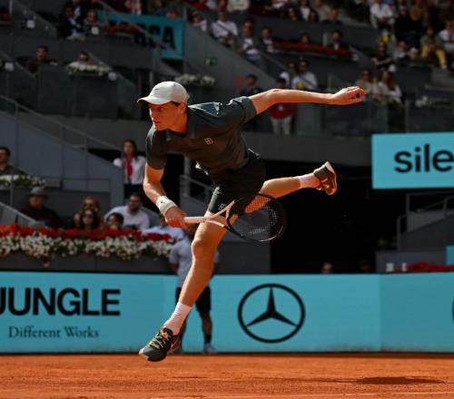 法网男单签表：辛纳上半区一枝独秀，德约下半区身陷重围！