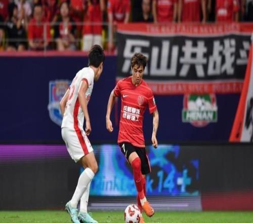 【中超】韦世豪任意球破门后伤退蓉城1比0亚泰
