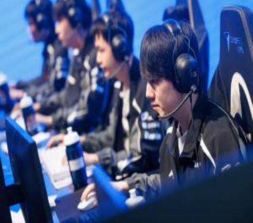 微博媒体：JKL和TES续约有突破性大进展某LCK超巨AD有来LPL意向