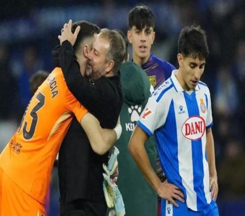 每体：霍安战西班牙人赛后悄然离场，在混采区依然保持沉默