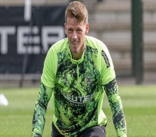 德天空：门兴门将奥姆林纯租借加盟勒沃库森，租期至本赛季末