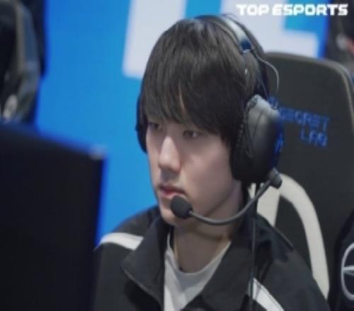 无需多言JackeyLove转发TES续约官博：加油！