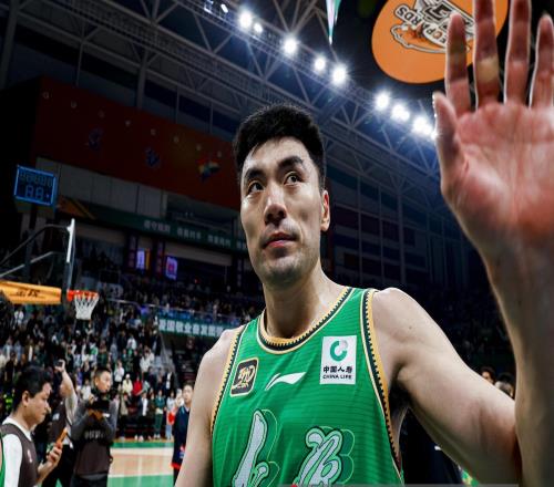 媒体人：CBA新赛季仅剩三位“80后”都是教练兼队员的身份