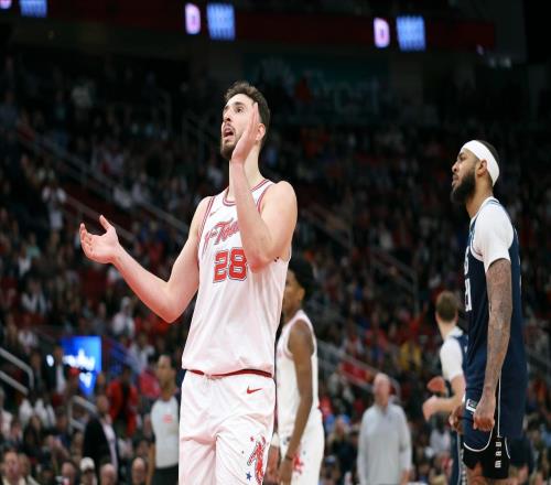 火箭差点又要扶贫，申京又香又臭，三战命中率不过三成有两点原因