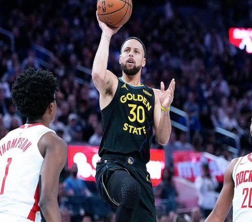 勇士快船全崩了！詹姆斯第五冠真有戏了，湖人该交易一人补强吗