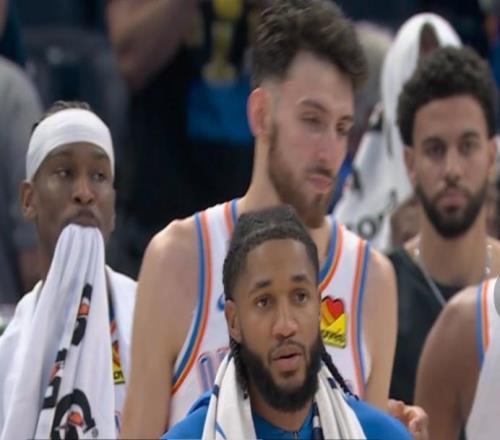 杀疯了！37分三杀雷霆！马刺打得就是精锐！