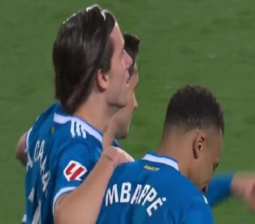 20！西甲2强齐头并进：皇马完胜+差榜首1分，巴萨主场决战定冠军