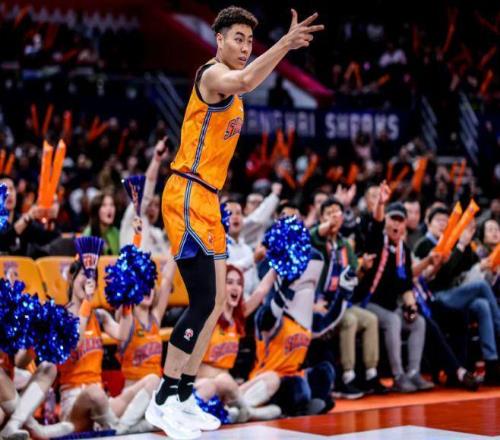 9中8砍21分打爆高诗岩！球迷喊话郭士强：带他进国家队放弃胡明轩