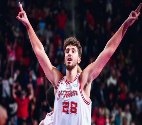 场均21+9+6+1！美媒力挺火箭队申京：23岁两入全明星，他才刚起步