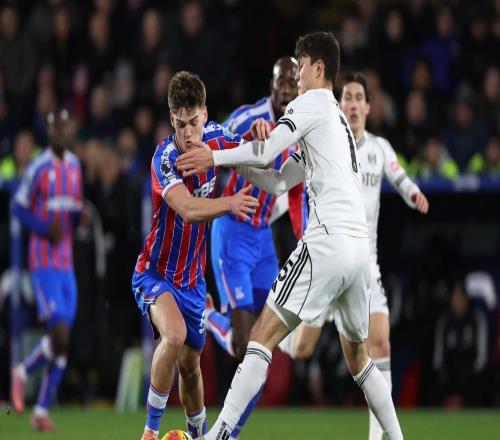 水晶宫vs富勒姆半场补时天空转播切到了广告，随后又切了回来