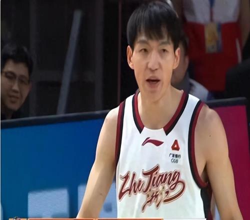 35分大胜CBA黑马，球迷：原来不是浙江球员水平差，而是丁伟太差
