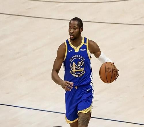 一夜3大震动！库明加刚获资格就逼宫，火箭旧将报销，快船迎曙光