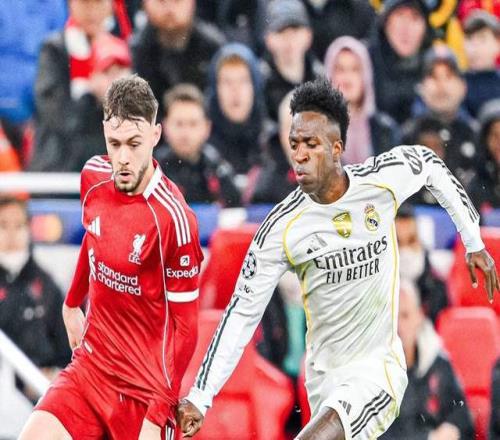 欧冠封神之战！22岁小将锁死皇马巨星：6万人鼓掌官方MVP