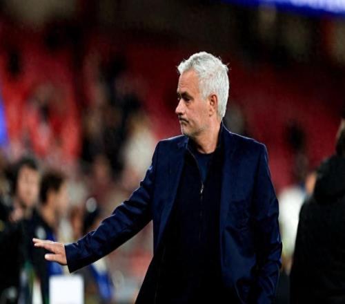 本菲卡20完胜那不勒斯，穆里尼奥迎关键救赎