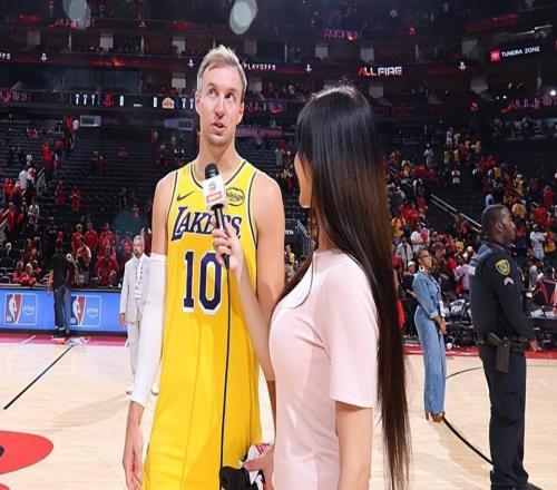 出场时间太多了，湖人后场大将在G3中的状态也出现了明显的起伏