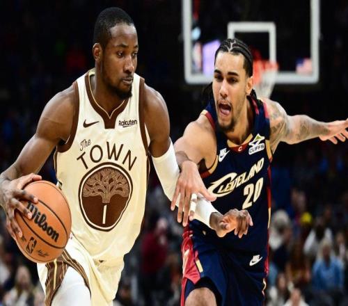 尽管库明加面临交易危机，勇士队老将德雷蒙德格林仍力挺他