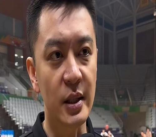杨鸣谈CBA揭幕战：每一场比赛都跟战斗一样，我们不分强队弱队
